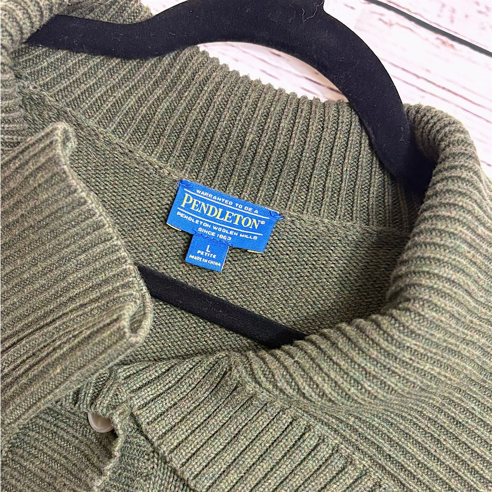 Pendleton Olive Shawl-Collar Ribbed Vintage Granny Cardigan in Size Large Petite - Picture 2 of 6
